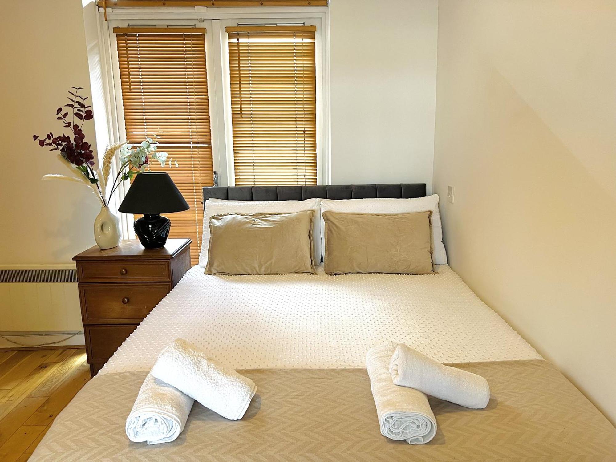 Cosy River View Flat At Temple Bar Dublín Exterior foto